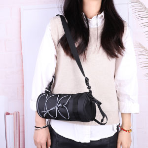 Spacious Cycling Front Bag for Mobile Phones - Perfect for MTB and Road Biking - Features Waterproof Material and Adjustable Straps for Convenience