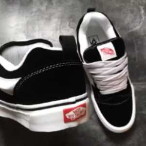 SEPATU VANS KNU TALI GEMUK SKOOL HITAM PUTIH SNEAKERS PRIA DAN WANITA 2025