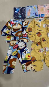 ชุดนอนเด็ก เป็นชุดนอนเด็กผ้าสปัน จากไทย สปา 100-160 สมุด สีเดียวกับเราที่น่ารัก