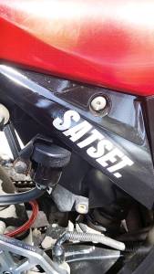 Stiker Tulisan Keren Buat Motor Satset Cutting Keren Bahan Anti Air Menyala Saat Terkena Cahaya