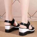 Clarks รองเท้าคัทชูผู้หญิง UN COSMO STEP รองเท้าแตะหนังผู้หญิงคลาสสิก 2614096565. 