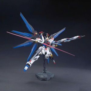 Mô hình lắp ráp HG CE Strike Freedom (Tặng kèm bộ effect base và decal)