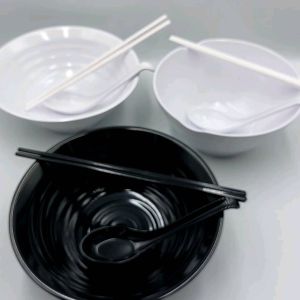 ชูด ชามเมลา ชามเจ้าสีดำ ชามเจ้าสีเขียว ชามเจ้าสีขาว ลง 1 ชุด (ชาม 1 บท ช้อน 1 คัน ตะเกี้ยบ 1 คู่)