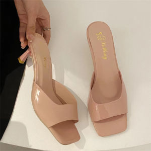 รองเท้าแตะส้นสูงแฟชั่นและรองเท้าแตะของผู้หญิงฤดูร้อนใหม่บางส้นตารางนิ้วเท้าเปิดนิ้วเท้าเซ็กซี่หนังสิทธิบัตรแจ๊กเก็ตคำรองเท้าแตะ