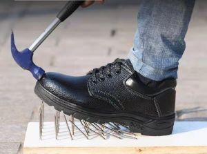 พร้อมส่ง รองเท้าหนังหัวเหล็ก รองเท้านิรภัย ไซส์37-45 Safety shoes รองเท้าเซฟตี้ รองเท้าหัวเหล็ก กันทะลุ กันลื่น HH012