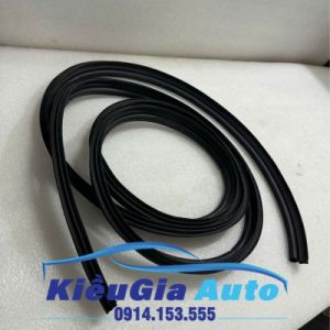 Gioăng cốp hậu sau Mazda 323 BC1M56951D