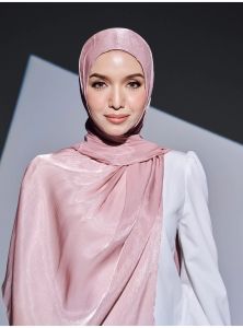 Luxurious Shimmer Silk Tudung Hijab | Perfectly Flowing & Easy-to-Wear | Viral Collection 2025