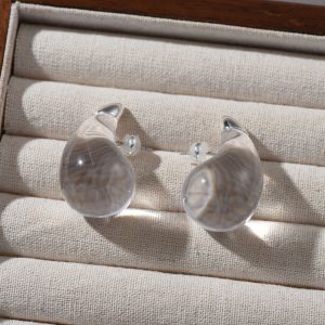 Female celebritys same style large teardrop-shaped transparent acrylic earrings with a simple stylish and elegant design
