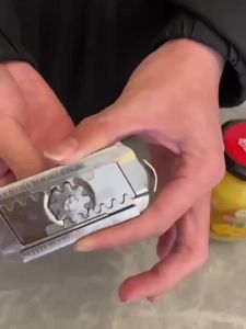 Stainless Steel Manual Torque Opener - Heavy-Duty Multi-Function Can & Lid Remover with Portable Manual Operation No Power Required /Bottle Cap Opener Suitable for Home Camping Emergencies - Durable Kitchen Tool