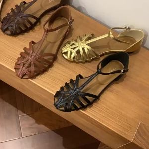 ZAROY Plus Size 44 Womens Summer Roman Sandals Casual T-tied Gladiator Sandals Closed-toe Hollow Flats Sandalia Zapatos сан