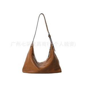 Túi kẹp nách da bò thuộc thảo mộc cổ điển hobo Túi đeo chéo/đeo vai nữ da thật kiểu bánh bao phong cách casual dễ phối đồ dùng đi làm.