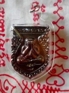 จี้พระปิดตา ด้านหลังราหูอมจันทร์ เสริม เมตตามหานิยม โชคลาภ คุ้มครองดวงชะตา