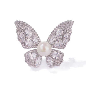 Fy💙Bros Mutiara Kupu-kupu Kristal Mode/Bros Paduan Pin Mewah Wanita/Aksesoris Jas Pesta COD