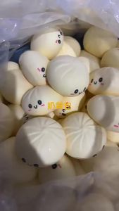 【PH stock】LED Light Up Bun Squishy Toy Stress Relief Squeeze Sensory Fidget Toy Kids Gift