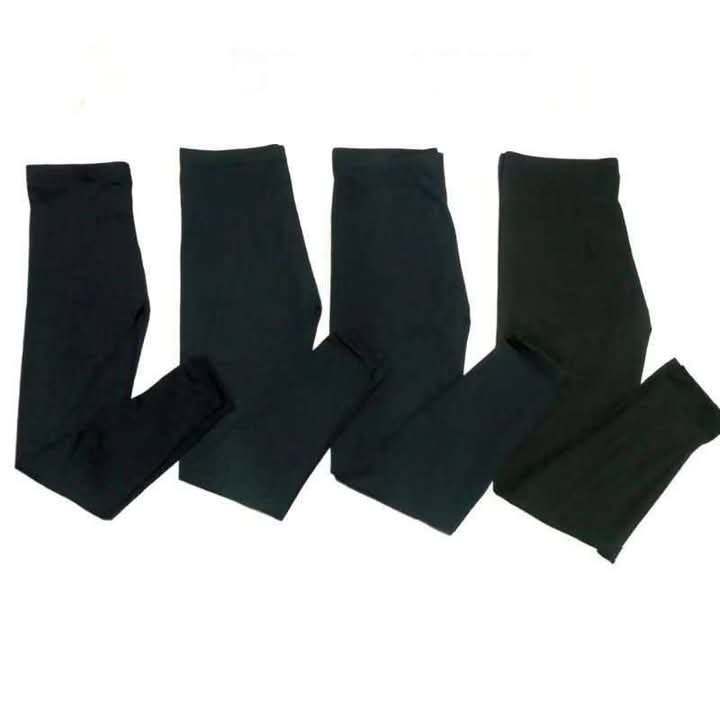 Leggings%20in%20Solid%20Black%20Plus%20Size%20High-Waisted%20Full%20Length%20-%20Comfort%20Fit%20Full%20Length%20Pants%20for%20Women%20-%20Image%207