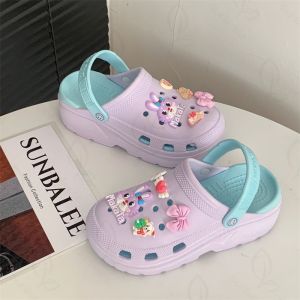 รองเท้าใส่เที่ยว รองเท้าหัวโต รุ่นใหม่สีใหม่ แถมฟรีตัวติดสติ๊กเกอร์ เสริมส้นพื้นหนา 5 CM  พร้อมส่งจากไทย H13A