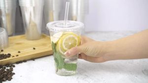 Ginkgo 100-Pack 20oz Clear Plastic Iced Coffee Cups with Lids and Straws To Go Cups for Smoothies Milkshake Cold Beverages Coffee Bar Accessories