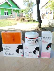 ( NEW ) Paket Kojisan + Serum / Kojie san 3 in 1 / Face Lightening Cream 30gr / Kojic Acid Soap 65gr / Serum Kojiesan 25ml Original 100% BPOM