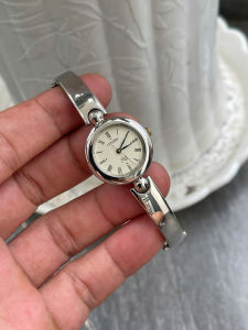 Đồng hồ nữ Citizen Fill mặt vàng mỡ gà số la.mã chạy pin hàng si