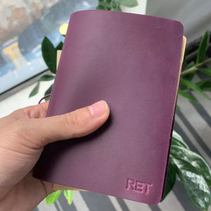 Tên tùy chỉnh Tạp chí Công cụ lập kế hoạch bằng da chính hãng Máy tính xách tay du lịch có thể nạp lại Di động Bền bỉ Cổ điển Tự làm Nhật ký Thủ công Dòng Blank2026