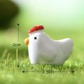 Đàn gà mẹ gà con gà trống mái và trứng trong tổ - mô hình trang trí tiểu cảnh. 