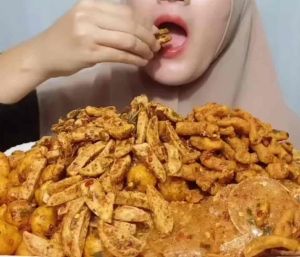 BASRENG KRIUK REMPAH DAUN JERUK 100 GRAM/ Basreng daun jeruk pedas/Basreng 1 kg gratis ongkir/basreng viral sultan bandung / basreng sultan 1 kg murah/ basreng 1 kg/ basreng viral tiktok / basreng murah gratis ongkir/basreng original 1 kg/ basreng medan