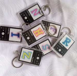 READY PROSES 1 HARI JADI/GANTUNGAN KUNCI HURUF AESTETIC VIRAL SPOTYFY /GANTUNGAN CUSTOM/GANTUNGAN KUNCI NAMA LAGU/KEYCHAIN CUSTOM HURUF