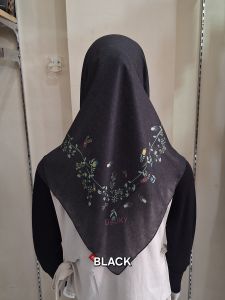 Share: Dauky MELBOURNE FLORAL SCARF Hijab segiempat motif terbaru dauky scarf motif
