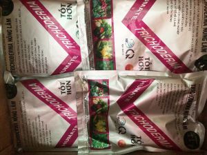 TRICHODERMA NÔNG LÂM- THÙNG 20 GÓI 1KG - MEN Ủ PHÂN HỮU CƠ KIỂM SOÁT MẦM BỆNH CÂY TRỒNG