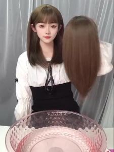 วิกผมยาวคลื่นใหญ่แบบแบ่งกลาง ปกคลุมทั้งศีรษะ ดูเป็นธรรมชาติ ระบายอากาศดี ปรับรูปหน้าเล็กลง 5 ซม.