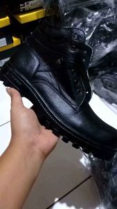 SEPATU BOT KULIT SAPI ZURRU kwalitas super premium