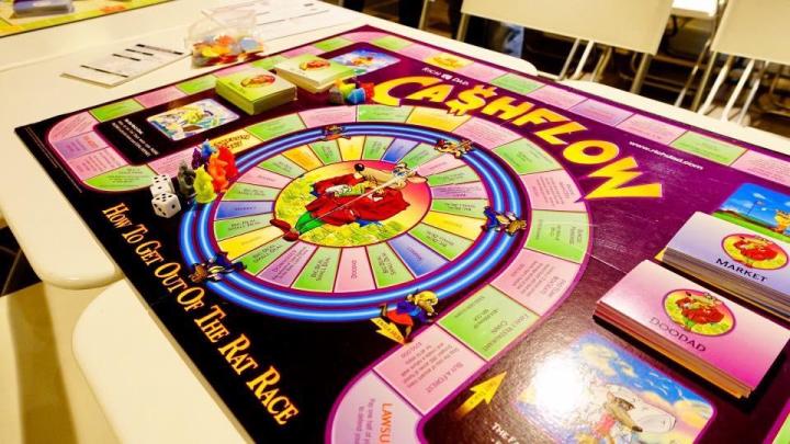 BNIB%20Cash%20Flow%20101%20Board%20Game%20How%20to%20Get%20Out%20of%20the%20Rat%20Race%20game%20by%20Robert%20Kiyosaki%20Rich%20Dad%20Poor%20Dad%20CashFlow%20101%20English%20Classic%20Version%20Adult%20Financial%20Education%20(Black%20hard%20board)%20100%25%20NEW%20and%20Sealed%20Toys%20for%20boys%20-%20Image%205