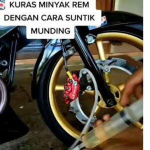 Alat Bleeding Kuras Minyak rem motor/Mobil ukuran 50ml / 50cc universal