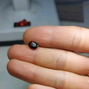240 (0) đá Garnet ( ALMANDINE)Đỏ (THIÊN NHIÊN) không xử lý [ chi tiết duới phần mô tả]