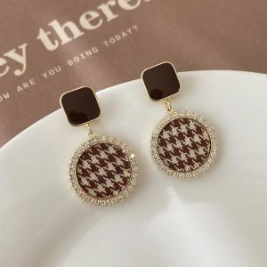 Fashionable Ring Gift 美拉德耳钉秋季咖色千鸟格耳环 新款网红轻奢高级感气质耳饰女