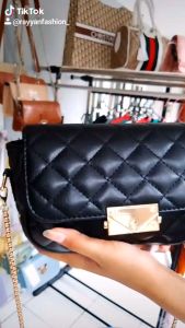 Rayyan Fashion Bag selempang murah dan mewah dengan bahan yang empuk dan dilengkapi rantai gold