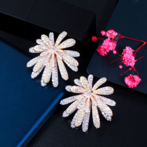 SEQUITO Luxury Three Tone Gold Color Plated Big Flower Stud Earrings Micro Pave CZ Crystal Geometric Jewelry for Women Bridal Dress Accessories SE415