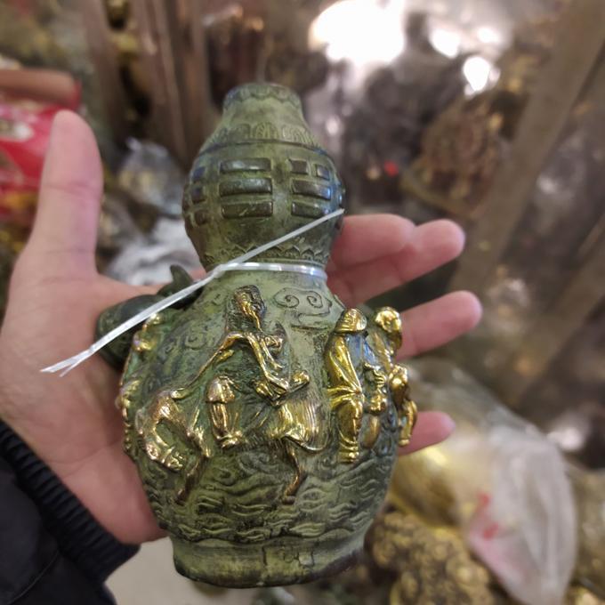 H%E1%BB%93%20l%C3%B4%20B%C3%A1t%20Ti%C3%AAn%20m%C3%A0u%20v%C3%A0ng%20b%E1%BA%B1ng%20%C4%91%E1%BB%93ng%20phong%20c%C3%A1ch%20ph%C6%B0%C6%A1ng%20%C4%91%C3%B4ng%20c%E1%BB%95%20cao%20150mm%20phong%20th%E1%BB%A7y%20gia%20tr%E1%BA%A1ch,%20H%E1%BB%93%20l%C3%B4%20t%C3%A1m%20v%E1%BB%8B%20ti%C3%AAn,%20h%E1%BB%93%20l%C3%B4%20%C4%91%E1%BB%93ng%20c%C3%B3%20n%E1%BA%AFp%20Zjnmart%20-%20Image%203