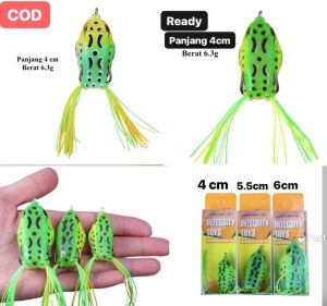 UMPAN KODOK KATAK RUMBAI KOTAK MIRIP ASLI BAHAN KARET 6 g 4 cm