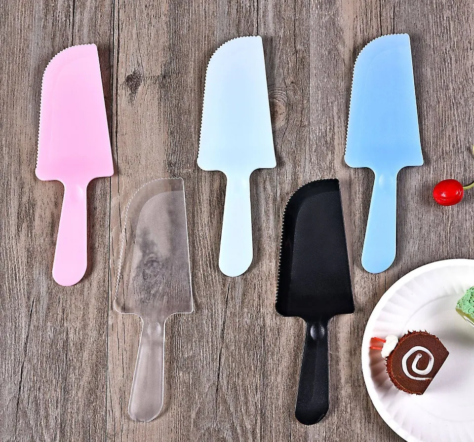 Plastic Cake knife Let your cakes be fully packed and add this to earn  maximum customer satisfaction. **Price 1 piece - 100 fils 30pcs… | Instagram