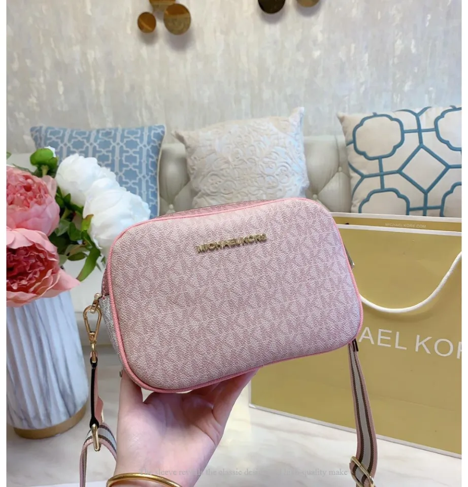 Michael kors discount camera bag pink