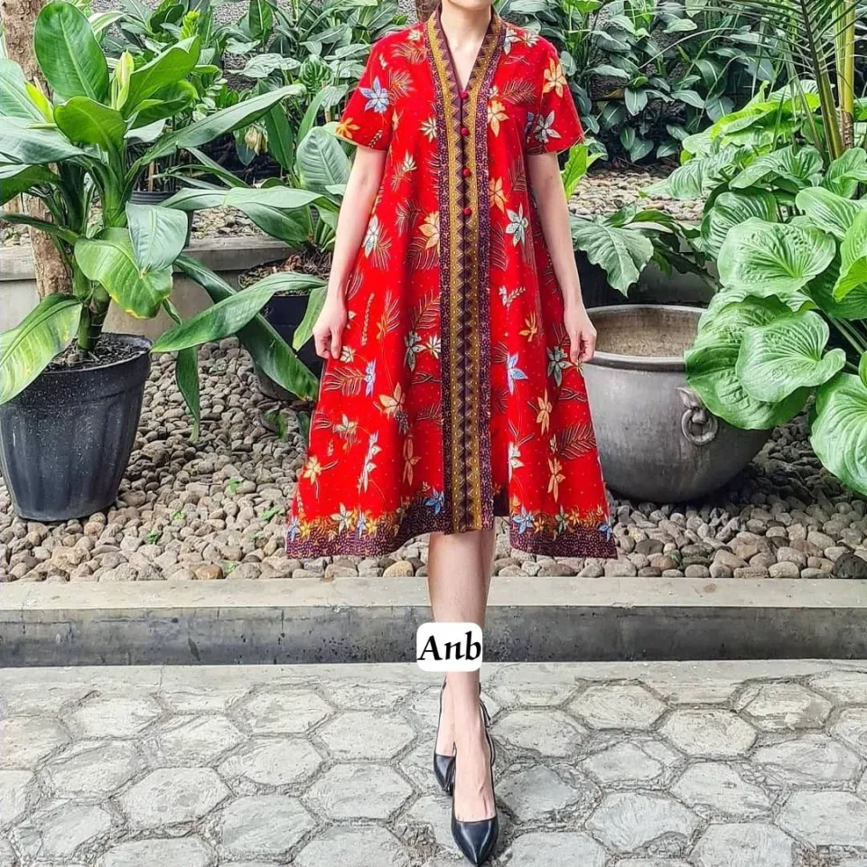 model dress batik elegan Jardin Batik Dress – Joli Pretty main image 1