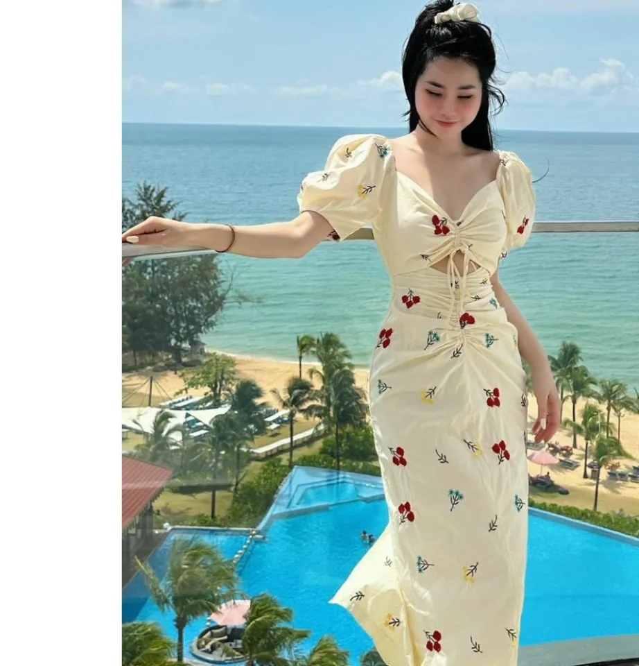 VÁY YẾM HOA CÚC NHÍ ULZZANG - SET VÁY MAXI HOA CÚC ĐEN + ÁO TRẮNG HOT -  Quần yếm | ThờiTrangNữ.vn