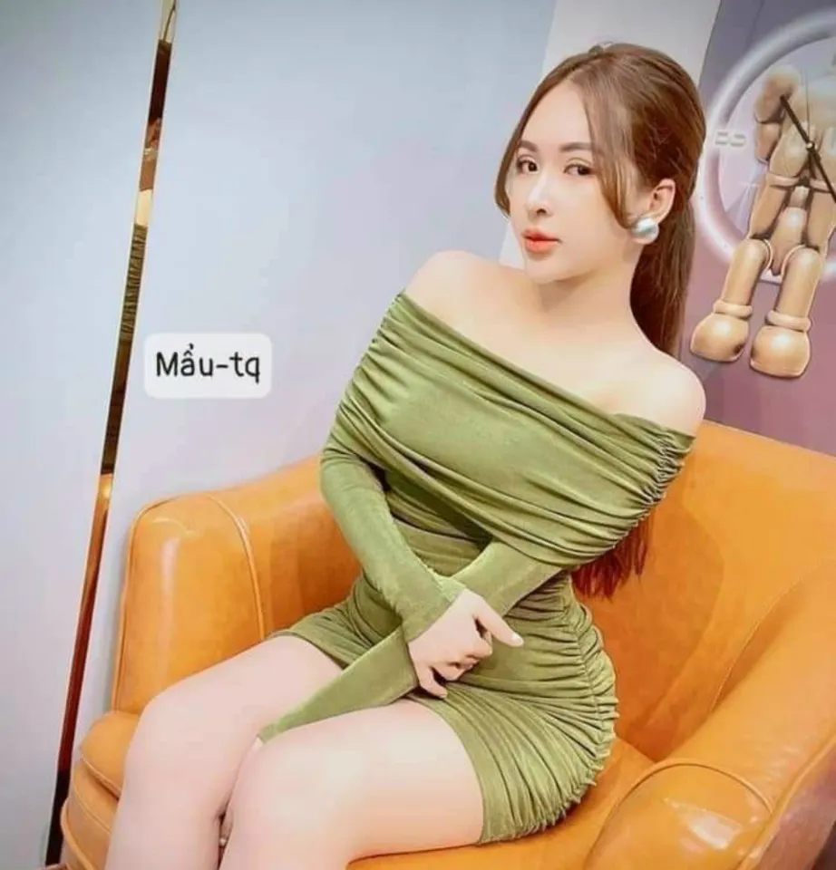 Bộ vòng cổ và bông tai màu vàng hồng đính kim cương AV007