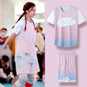 ชุดบาสเก็ตบอลแขนสั้นสำหรับผู้หญิง ชุดกีฬา ชุดฝึกซ้อมทีม ชุดนักเรียน สไตล์การเล่นแบบสองชิ้น ชุดกระโปรงสั้น วัสดุโพลีเอสเตอร์