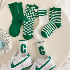 สีเขียว ผ้าฝ้าย ถุงเท้ายาวถึงเข่ารูปแบบตัวอักษร ผู้หญิง มีสไตล์ ถุงน่องความชื้น Wicking Home Comfort ตลอดทั้งปีเป็นกลาง