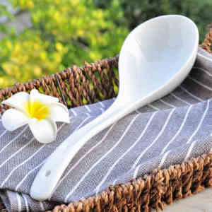 Large Ceramic Soup Spoon Long Handle Porcelain Spoon for Home Use Thick Rice Porridge Spoon Bone China Kitchen Cooking Utensil