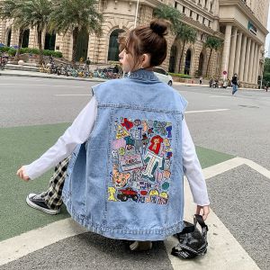 เสื้อกั๊กยีนส์พิมพ์ลายแฟชั่นสำหรับฤดูใบไม้ผลิและฤดูใบไม้ร่วง2023เสื้อโค้ทยีนส์แขนกุดลดอายุแมตช์ง่ายฮิตในเน็ตทรงหลวมไซส์ใหญ่สำหรับผู้หญิงฮิต