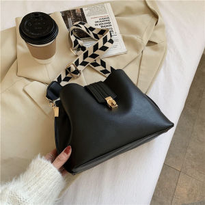 Fancy Retro Small Bags 2024 New Arrival Trendy Fashionable Stylish Womens Shoulder Bag Crossbody All-Matching Wide Shoulder Strap Bucket Bag