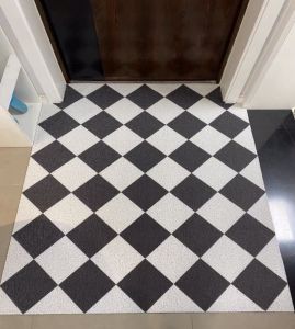 สีดำ และ สีขาว Checkered Pvc ประตูห้องครัว < Ne1> พรมล้างทําความสะอาดได้บ้านเท้าปรับแต่งขนาด Minimalist สไตล์โมเดิร์น